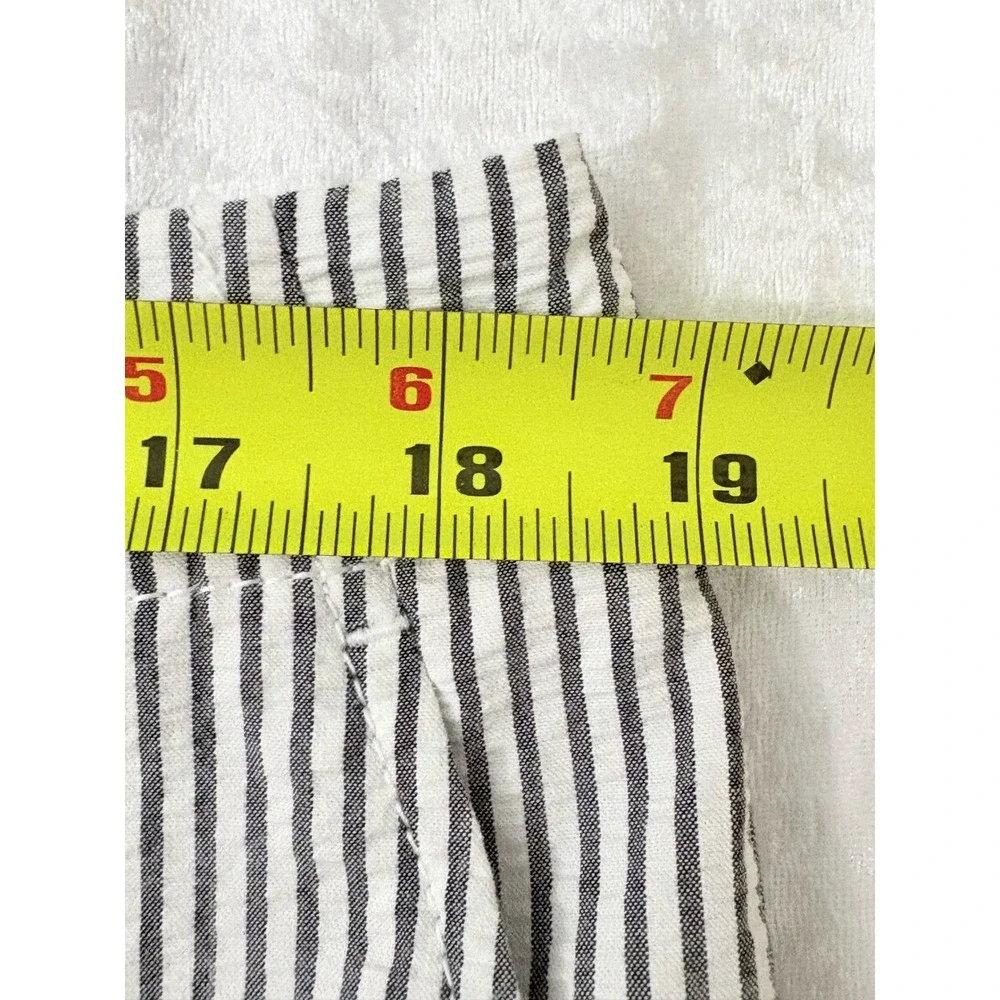 Liz‎ Claiborne Sloane Seersucker Shorts Blue White Striped Cotton Womens 16